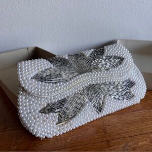 Vintage NOS EMSON / Japan Pearl and Silver Beaded Clutch MINT